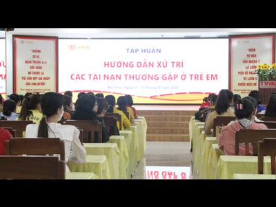 Hơn 500 giáo viên tại 35 điểm trường trên địa bàn TP. Bạc Liêu tham gia tập huấn tại Bệnh viện Thanh Vũ Medic